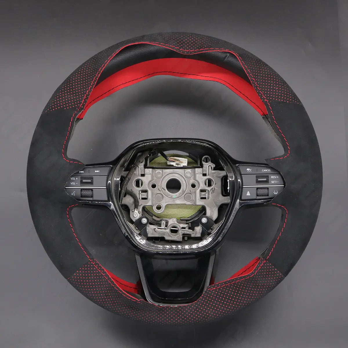 Griffowl Steering Wheel Cover for Bespoke Hatchback Honda Civic 11 2022-2025. Griffowl's interior mod with hand-sewn DIY steering wheel kit.