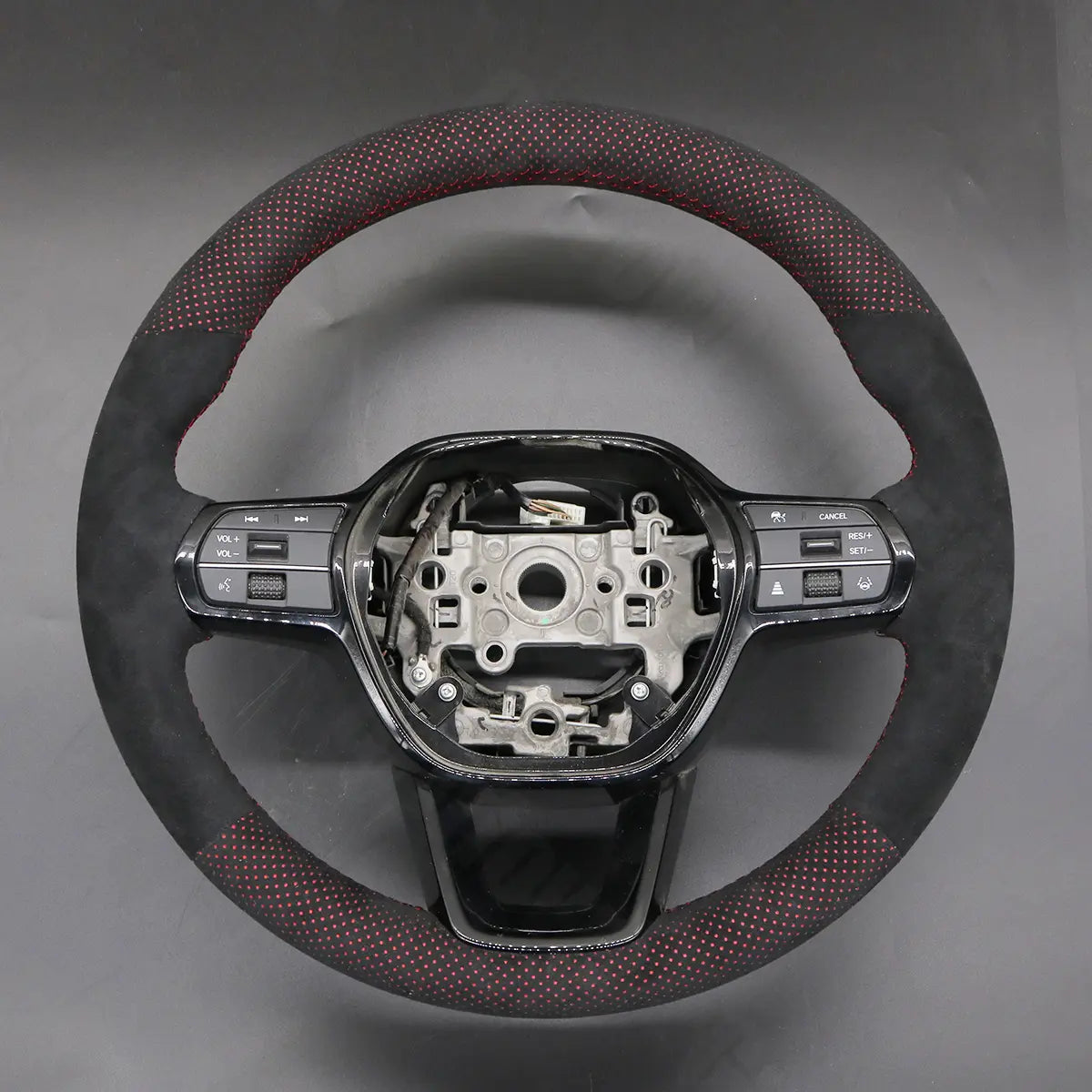 Griffowl Steering Wheel Cover for Bespoke Hatchback Honda Civic 11 2022-2025. Griffowl's interior mod with hand-sewn DIY steering wheel kit.