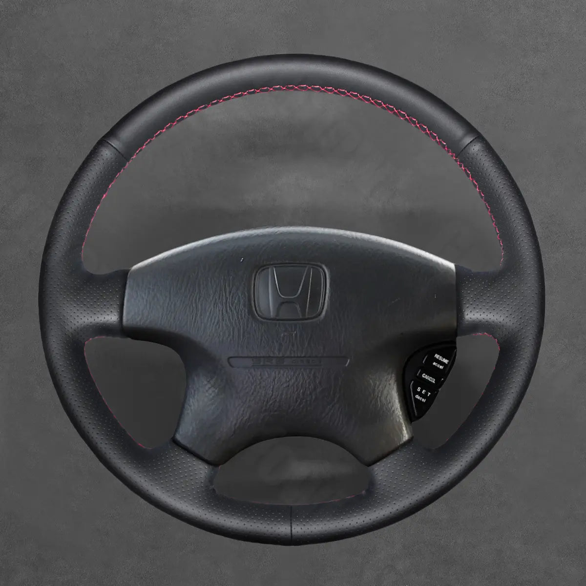 Griffowl Steering Wheel Cover for Bespoke Hatchback Honda Odyssey Shuttle 1998-2001. Hand-sewn kit for drivers seeking precision and comfort.