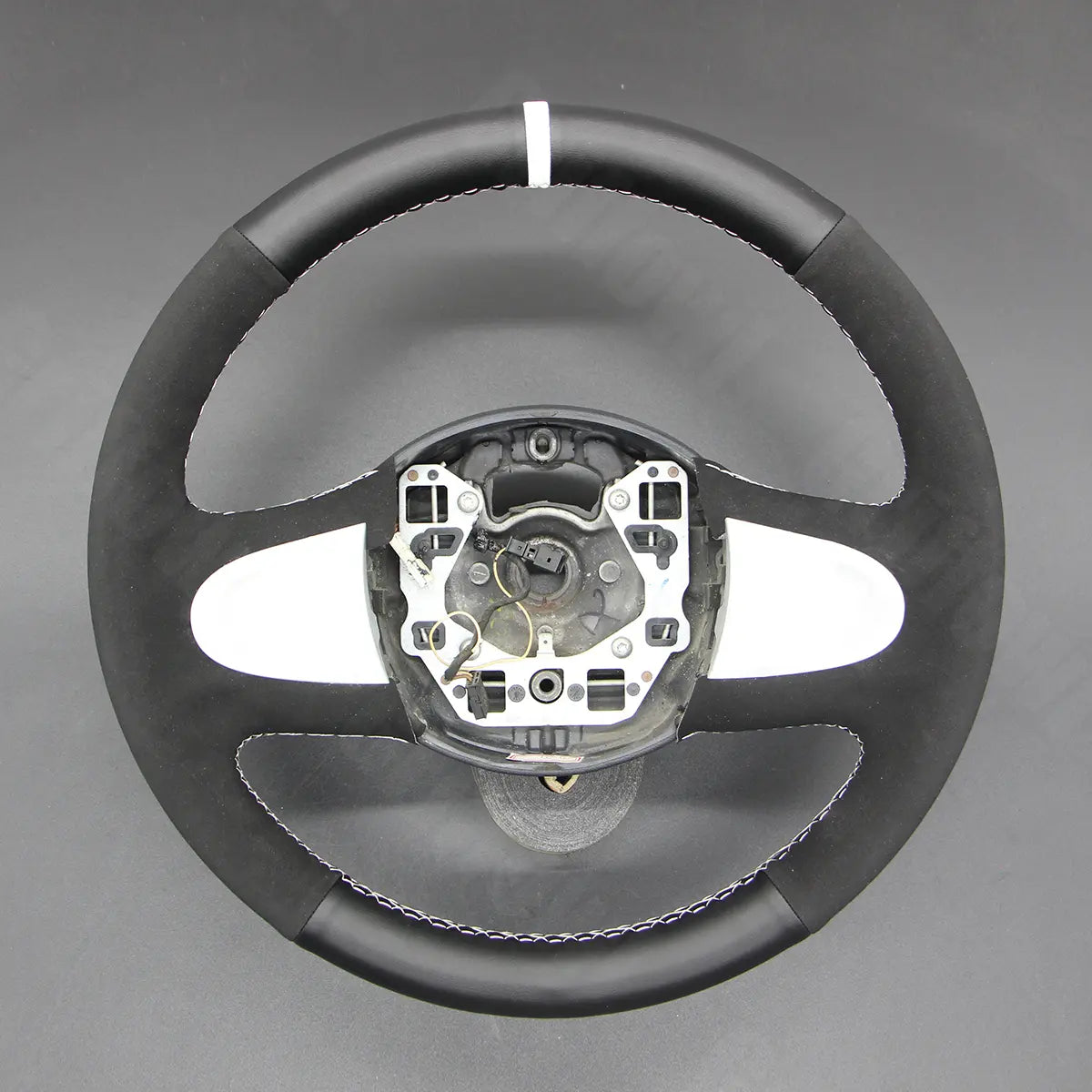 Griffowl Steering Wheel Cover for Bespoke Hatchback MINI Hatchback R56 Hardtop Clubman Clubvan 2012-2014. Perfect for enthusiasts seeking refined interior mods.
