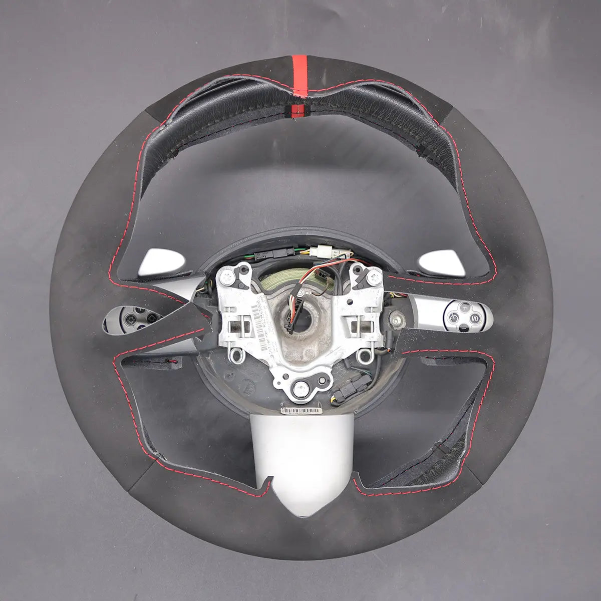 Griffowl Steering Wheel Cover for Bespoke Hatchback Mini R50 Hatchback 2001-2006. For refined interior upgrades using our wrap and stitch kit.
