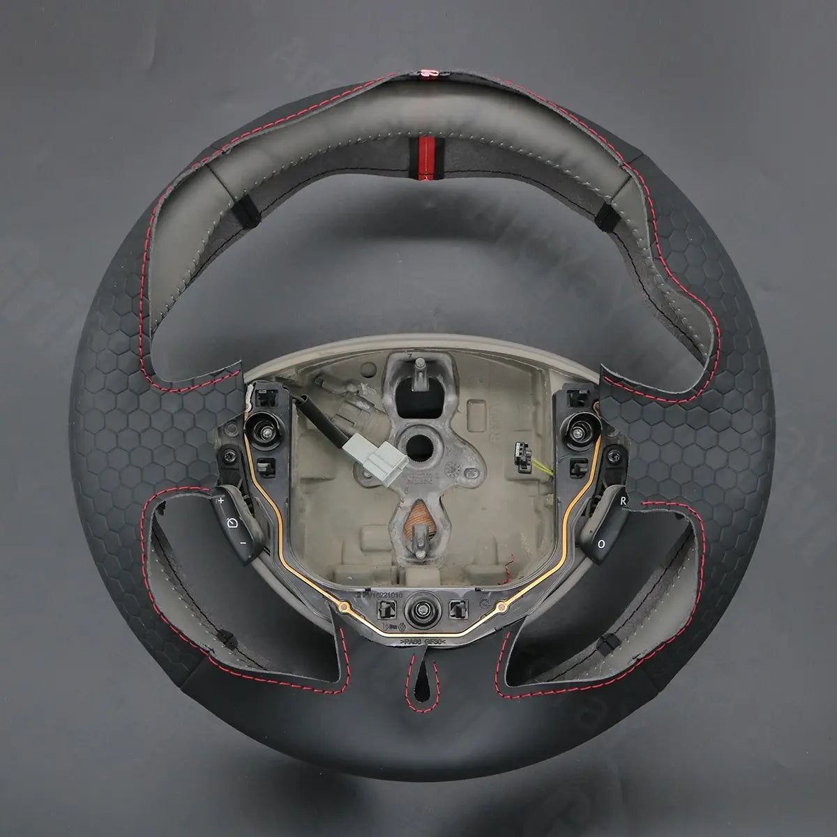 Griffowl Steering Wheel Cover for Bespoke Hatchback Renault Clio 3 2005-2012. Griffowl's interior mod with hand-sewn DIY steering wheel kit.