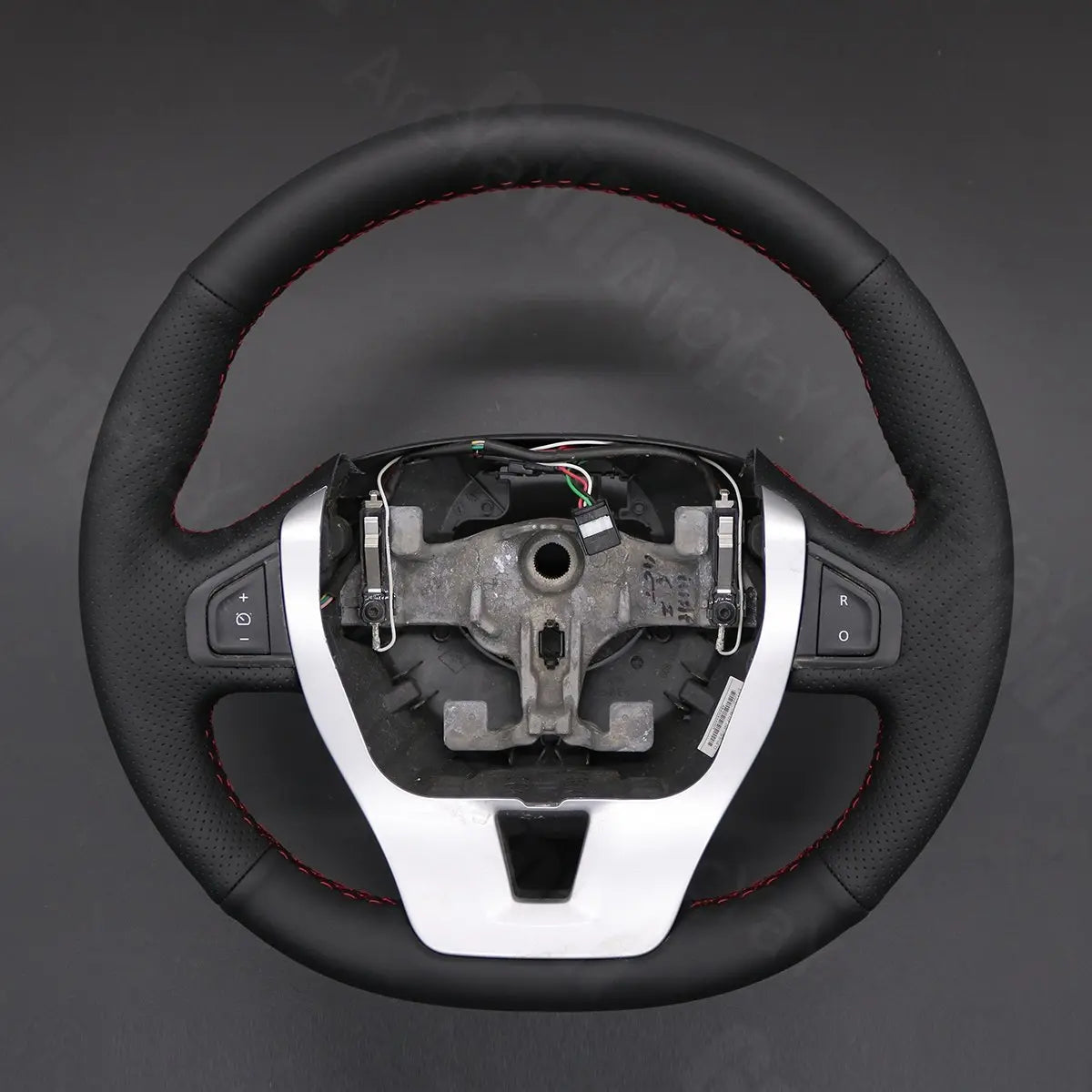 Griffowl Steering Wheel Cover for Bespoke Hatchback Renault Laguna 3 2007-2015. For refined interior upgrades using our wrap and stitch kit.