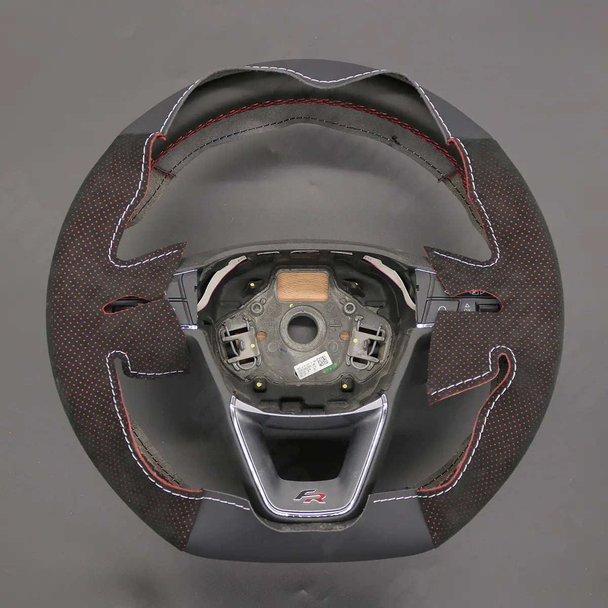 Griffowl Steering Wheel Cover for Bespoke Hatchback Seat Ibiza 6F FR CUPRA Leon 5F FR CUPRA Alhambra FR Line 2015-2022. Compact, hand-sewn DIY wrap for quick interior mods and grip upgrade.
