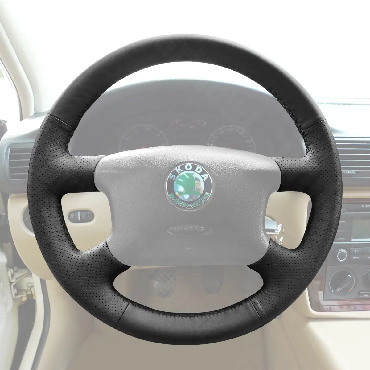 Griffowl Steering Wheel Cover for Bespoke Hatchback Skoda Octavia Superb 1999-2005. Hand-sewn kit for drivers seeking precision and comfort.
