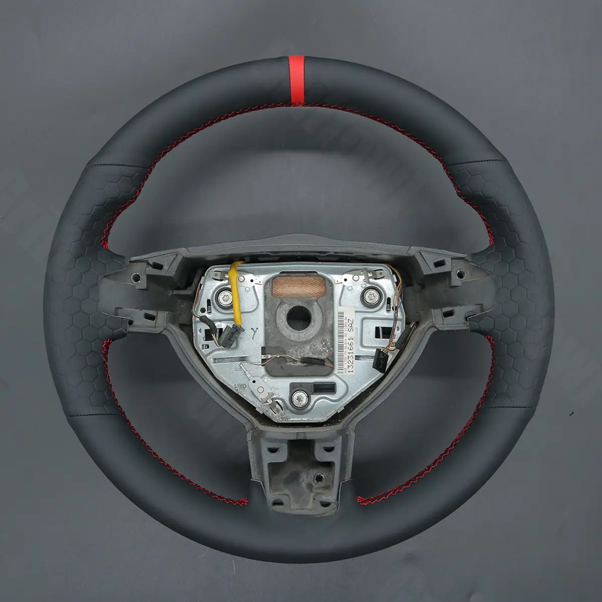 Griffowl Steering Wheel Cover for Bespoke Hatchback Vauxhall Astra H Mk5 Signum 2004-2009. Elevate your interior with Griffowl's wrap and stitch kit.
