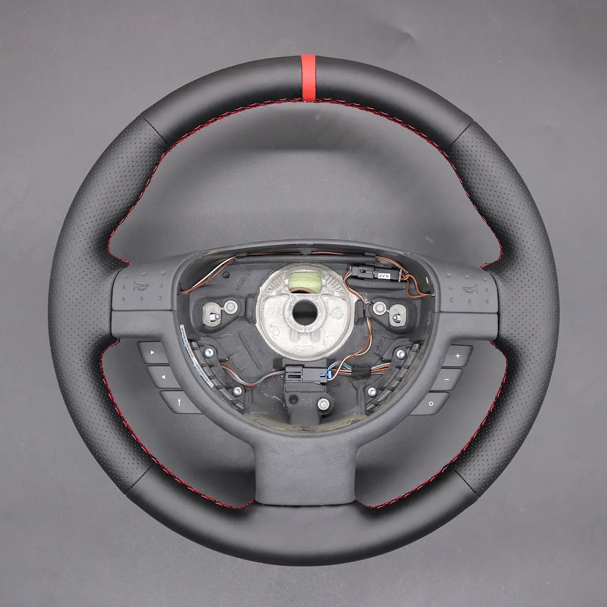 Griffowl Steering Wheel Cover for Bespoke Hatchback Vauxhall Corsa C Tigra Combo C 2000-2011. Elevate your interior with Griffowl's wrap and stitch kit.
