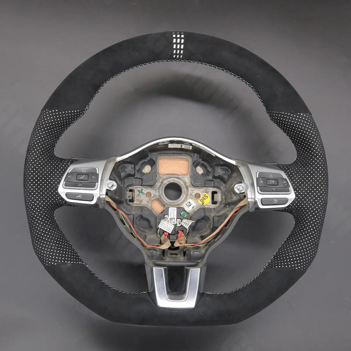 Griffowl Steering Wheel Cover for Bespoke Hatchback Volkswagen VW Golf GTI Mk6 Polo GTI R-Line Mk5 Scirocco 2009-2014. Compact, hand-sewn DIY wrap for quick interior mods and grip upgrade.
