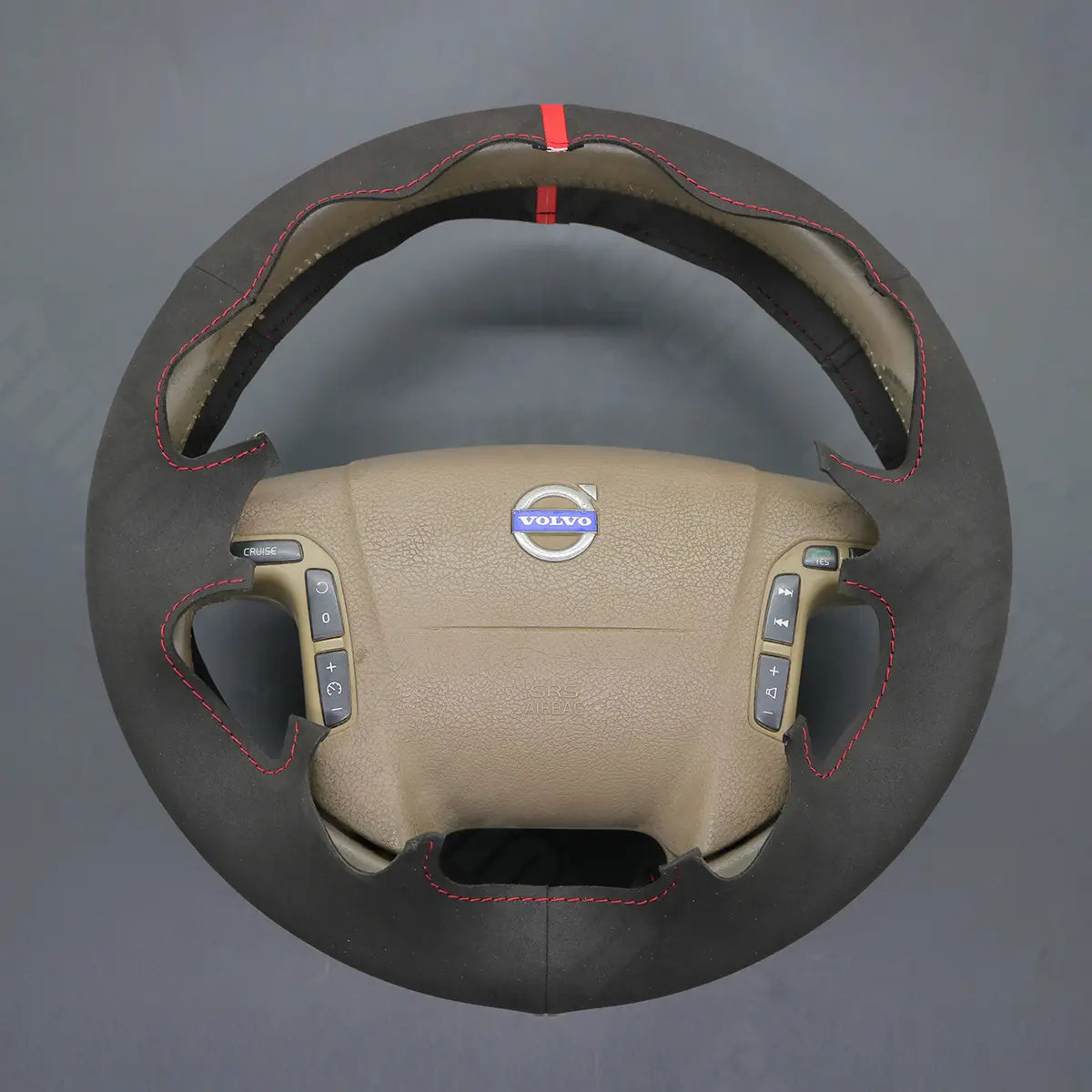 Griffowl Steering Wheel Cover for Crafted Touring Volvo V70 2001-2007. Compact, hand-sewn DIY wrap for quick interior mods and grip upgrade.
