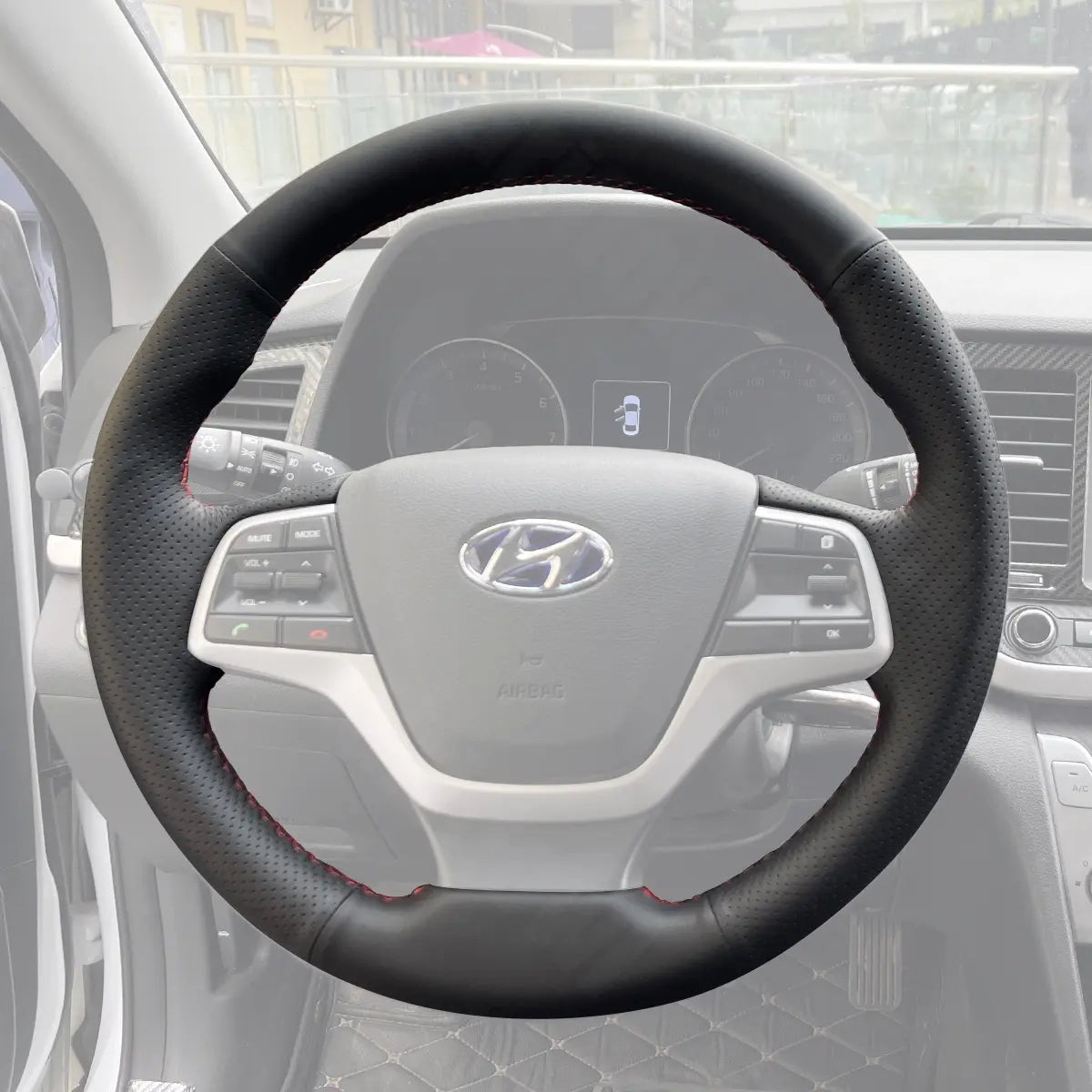 Griffowl Steering Wheel Cover for Customized Sedan Hyundai Accent Elantra VI 2016-2018. Elevate your interior with Griffowl's wrap and stitch kit.
