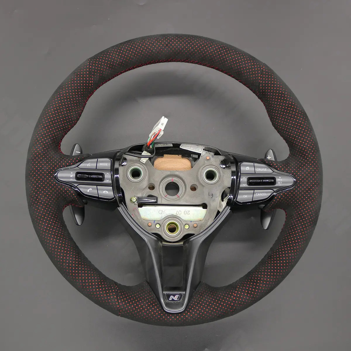Griffowl Steering Wheel Cover for Customized Sedan Hyundai Elantra N Line 2021-2024. Hand-sewn kit for drivers seeking precision and comfort.
