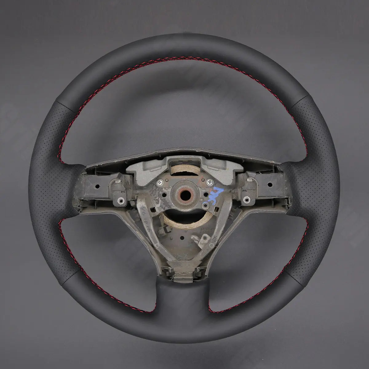 Griffowl Steering Wheel Cover for Customized Sedan Lexus ES300 ES330 2005-2006. For refined interior upgrades using our wrap and stitch kit.