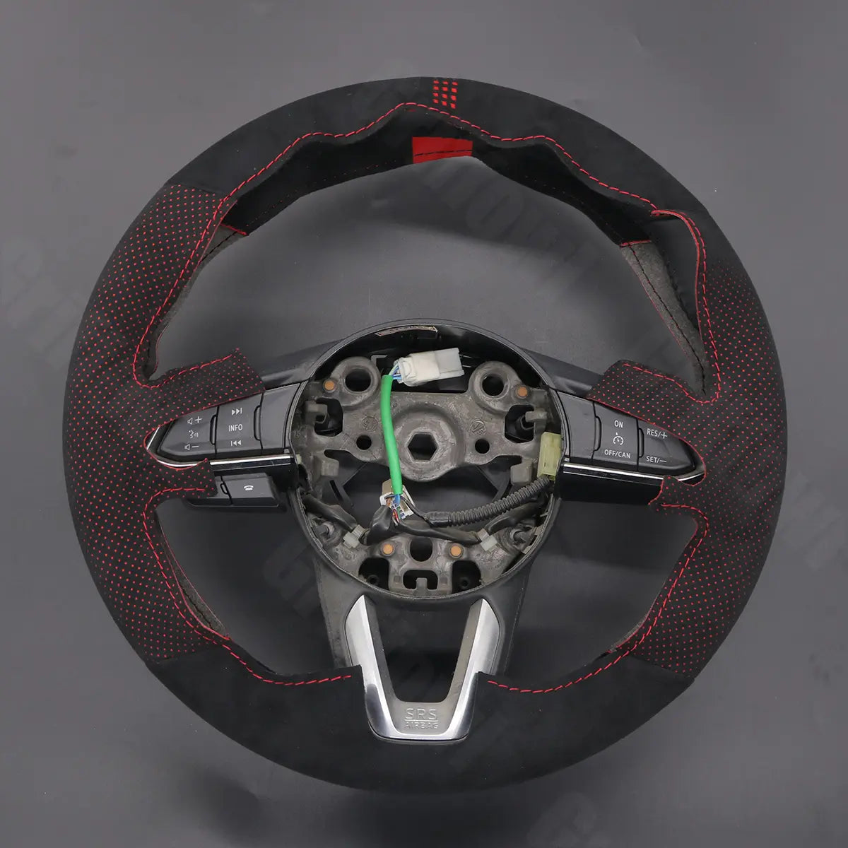 Griffowl Steering Wheel Cover for Customized Sedan Mazda 2 3 Axela 6 Atenza 2015-2025. Elevate your interior with Griffowl's wrap and stitch kit.