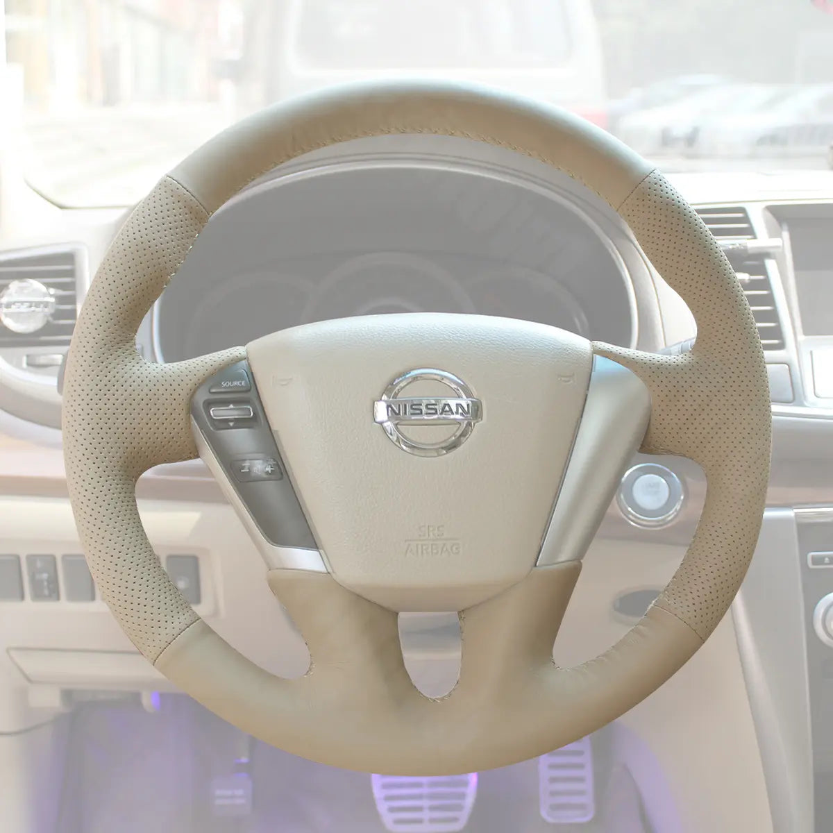 Griffowl Steering Wheel Cover for Customized Sedan Nissan Maxima A35 Teana 2008-2013. Hand-sewn kit for drivers seeking precision and comfort.
