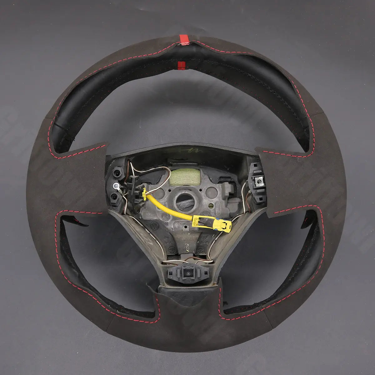 Griffowl Steering Wheel Cover for Customized Sedan Volkswagen VW Bora 2000-2005. For refined interior upgrades using our wrap and stitch kit.
