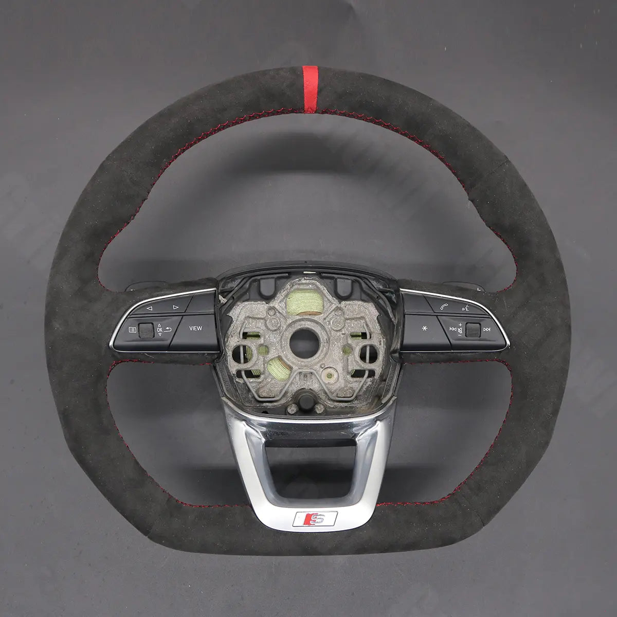 Griffowl Steering Wheel Cover for Personalized SUV Audi Q3 F3 RS Q5 FY SQ5 FY Q7 SQ7 4M Q8 SQ8 RS 2018-2022. Turn every drive into a luxury experience.