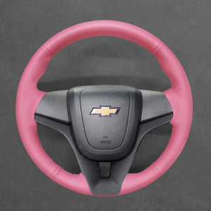 Griffowl Steering Wheel Cover for Personalized SUV Chevrolet Trax Orlando 2011-2022. Hand-sewn kit for drivers seeking precision and comfort.
