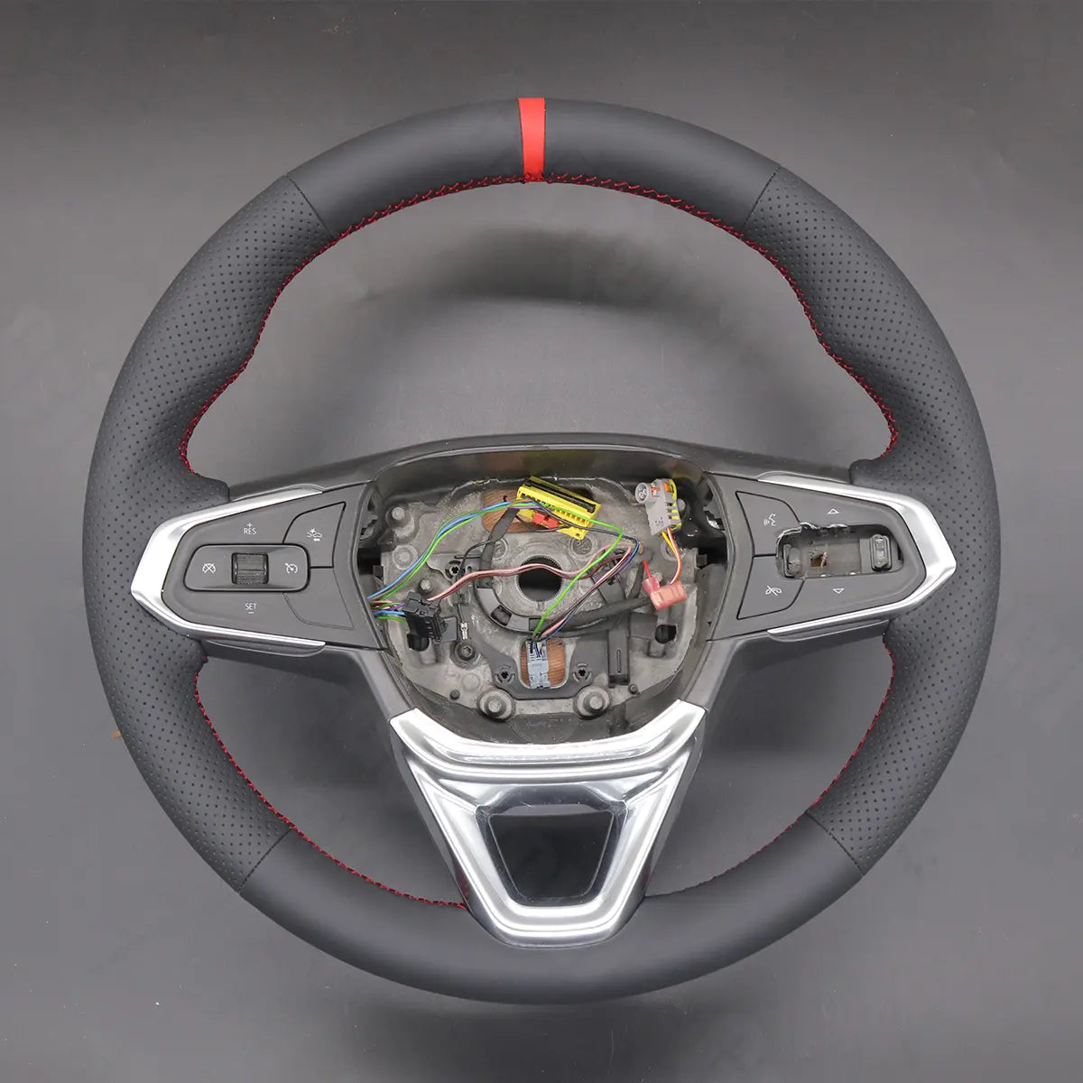 Griffowl Steering Wheel Cover for Personalized SUV Chevrolet Trax RS Trailblazer 2021-2025. Elevate your interior with Griffowl's wrap and stitch kit.

