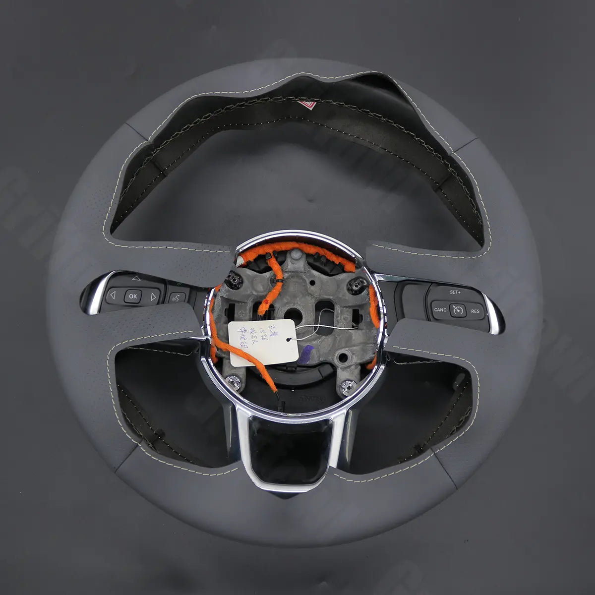 Griffowl Steering Wheel Cover for Personalized Jeep Wrangler Unlimited GladiatorJT 2018-2025. Hand-sewn kit for drivers seeking precision and comfort.