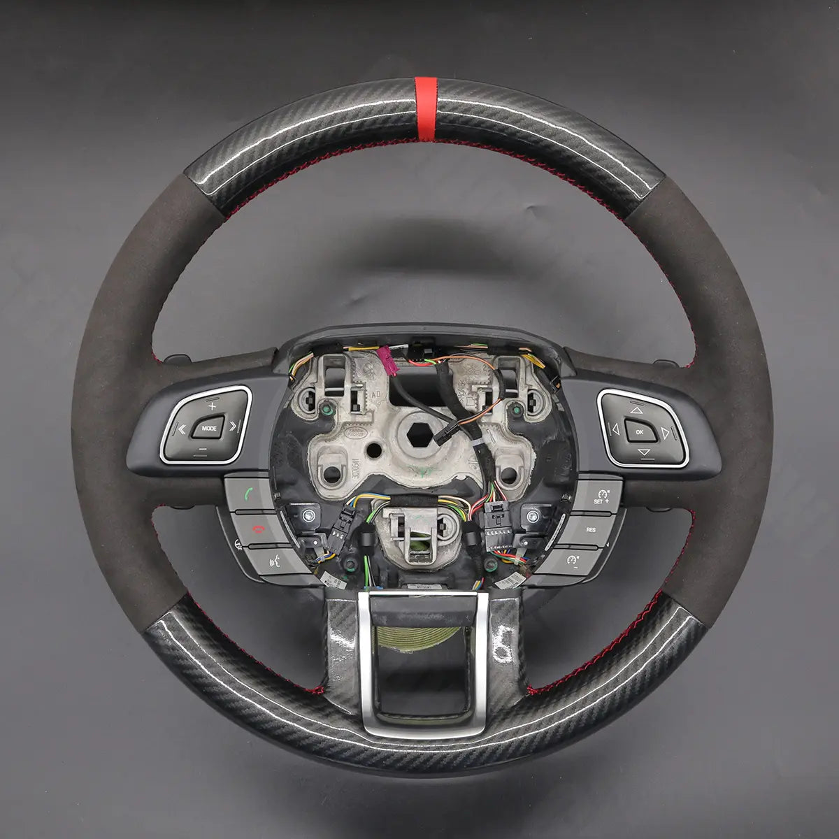 Griffowl Steering Wheel Cover for Personalized SUV Land Rover Range Rover I Evoque 2012-2019. Elevate your interior with Griffowl's wrap and stitch kit.