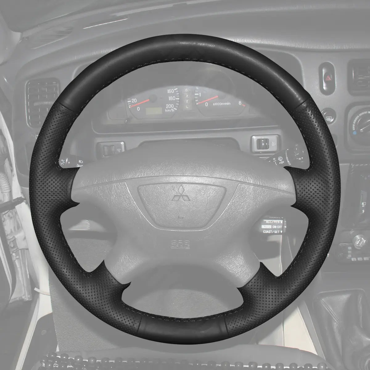 Griffowl Steering Wheel Cover for Personalized SUV Mitsubishi Pajero Montero Sport Shogun Sport Space Wagon Challenger 1998-2007. Compact, hand-sewn DIY wrap for quick interior mods and grip upgrade.
