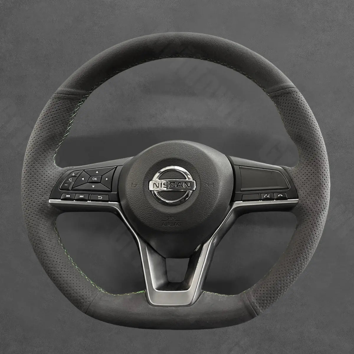 Griffowl Steering Wheel Cover for Personalized SUV Nissan Juke II F16 Kicks ZE1 Armada Qashqai J11 Rogue Sport X Trail T32 2017-2025. Compact, hand-sewn DIY wrap for quick interior mods and grip upgrade.
