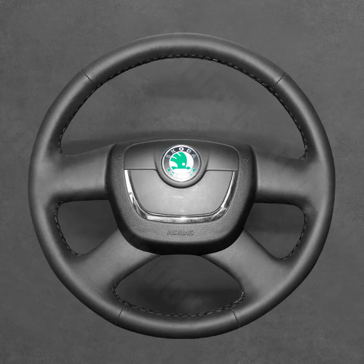 Griffowl Steering Wheel Cover for Personalized SUV Skoda Fabia Citigo Roomster Octavia Superb 2008-2013. Perfect for enthusiasts seeking refined interior mods.
