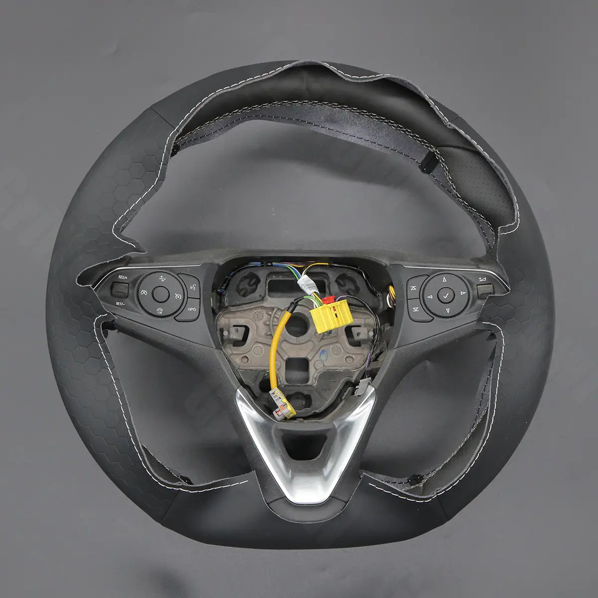 Griffowl Steering Wheel Cover for Personalized SUV Vauxhall Grandland X Mokka 2017-2025. Elevate your interior with Griffowl's wrap and stitch kit.
