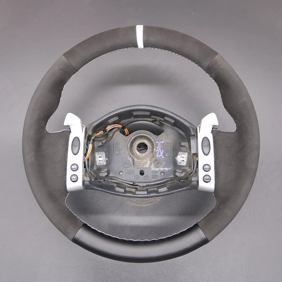 Griffowl Steering Wheel Cover for Tailored Coupe MINI R52 Convertible 2004-2008. For refined interior upgrades using our wrap and stitch kit.
